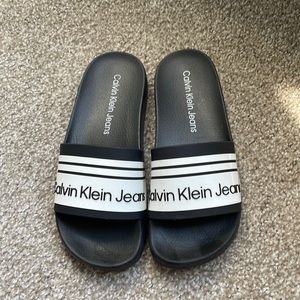NWOT Calvin Klein Jeans slider sandals